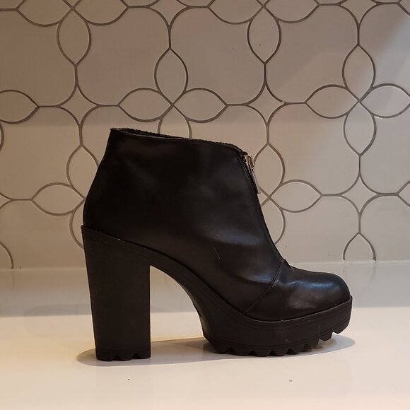 Mossimo Supply Co Black Zip Up  Chunky Heel  Ankle Boot  7 1/2 - Picture 6 of 12